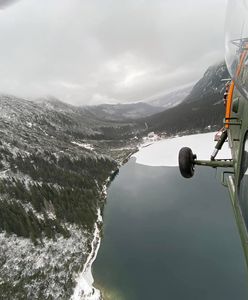 Tatry. Całonocna akcja TOPR. Turyści utknęli pod Krzyżnem