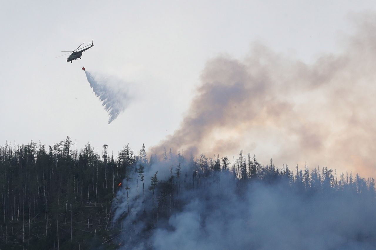 Olbrzymi pożar w Tatrach. Płonie 30 hektarów lasu, ewakuacja turystów