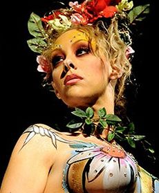 Erotyczny pokaz biżuterii w Hollywood