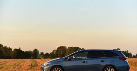 Toyota Auris Hybrid