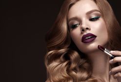 Trwały makijaż wieczorowy – jakich kosmetyków nie może zabraknąć w kosmetyczce?