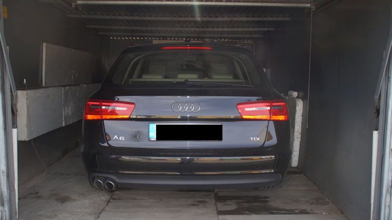                                "Skradzione" auto stało spokojnie w garażu