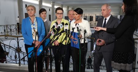 Złamali dyscyplinę partyjną. Opozycja będzie wyrzucać posłów?
