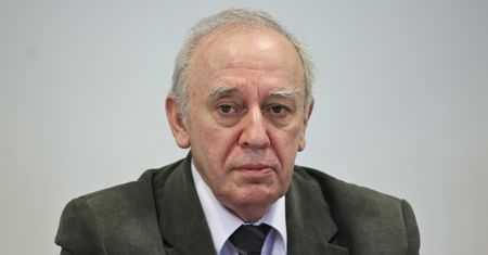 Wikipedia dopisała "żydowskie pochodzenie" Adama Sandauera. "To zakrawa na schizofrenię"