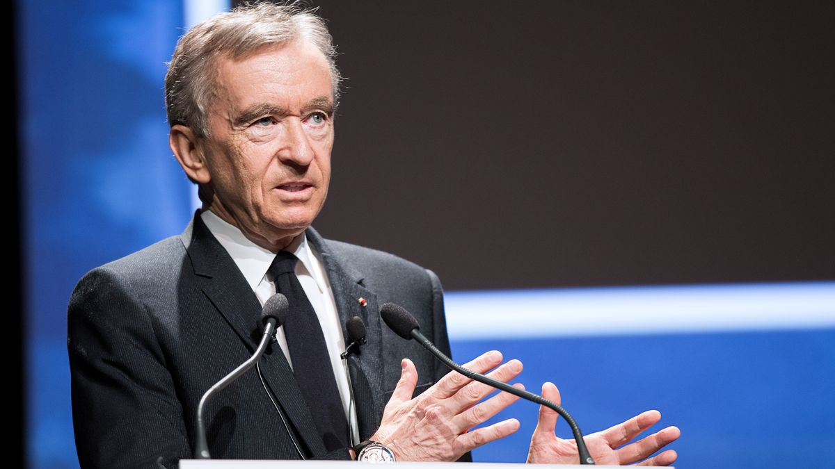 Bernard Arnault jest najbogatszym Francuzem, należy do niego koncern LVMH