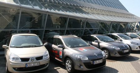 W tym roku kupców znajdzie 83 mln aut