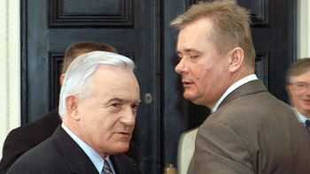 Premier Leszek Miller i b.prezes NFZ Aleksander Nauman