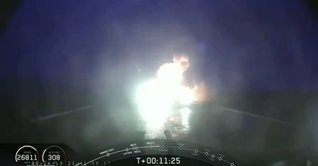 Eksplozja głównego członu rakiety Falcon Heavy. Roztrzaskał się o ocean