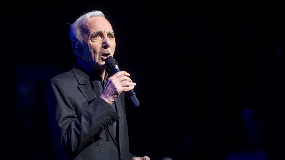 Charles Aznavour, legendardy francuski piosenkarz,zmarł w wieku 94 lat.