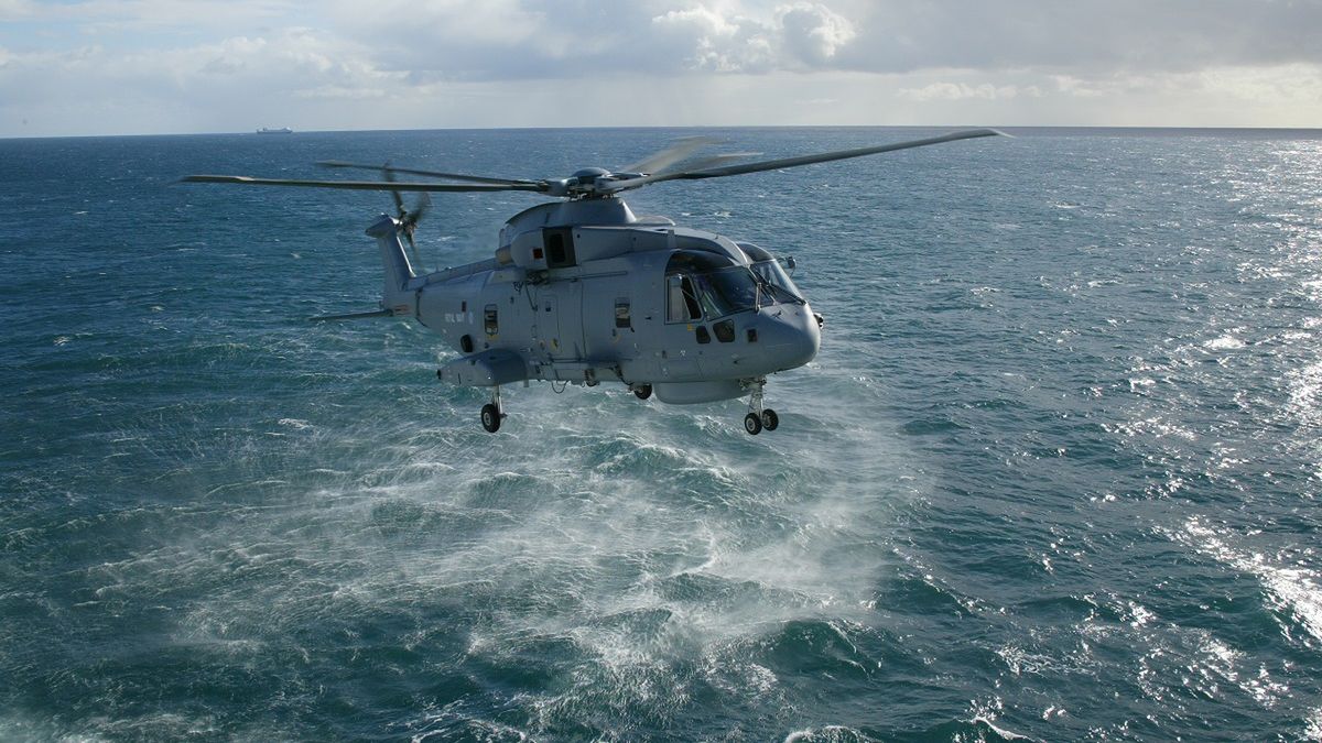 AW101 zwalcza okręty podwodne i sprawdza się w ratownictwie morskim. Taki sprzęt musi kosztować