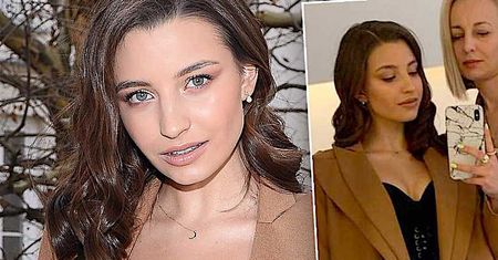 Julia Wieniawa zabrała mamę na imprezę! Ubrały się identycznie, ale to aktorka odsłoniła więcej ciała!