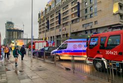 Warszawa. Wypadek na placu Zawiszy. Kolizja obok przystanku autobusowego