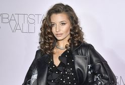 Julia Wieniawa pije mleczko kokosowe. Seria zdjęć urzekła internautów