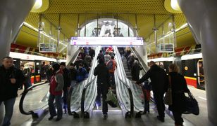 Metro. Awaria łącznika na stacji Świętokrzyska usunięta