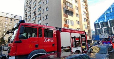 Warszawa. Pożar mieszkania na Woli, nie żyje jedna osoba