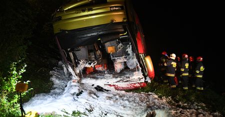 Leszczawa: Autokar spadł ze skarpy. Co najmniej 3 ofiary śmiertelne