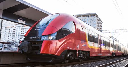 Warszawa. Nowe pociągi SKM przyjadą z Nowego Sącza. Newag wygrał przetarg