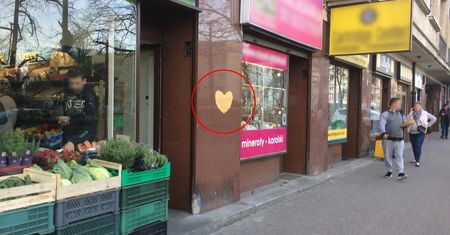 Serce za pomoc. Niezwykłe ogłoszenie na warzywniaku