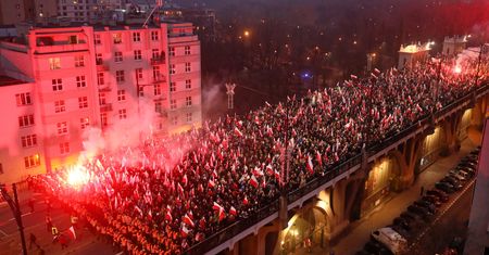 Gronkiewicz-Waltz zastanawiała się, ile marszów szło w Warszawie. Rząd wyjaśnił zamieszanie
