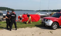 Szałkowo. Dramat 41-latka na jeziorze Jeziorak. Spędził 15 minut na dnie