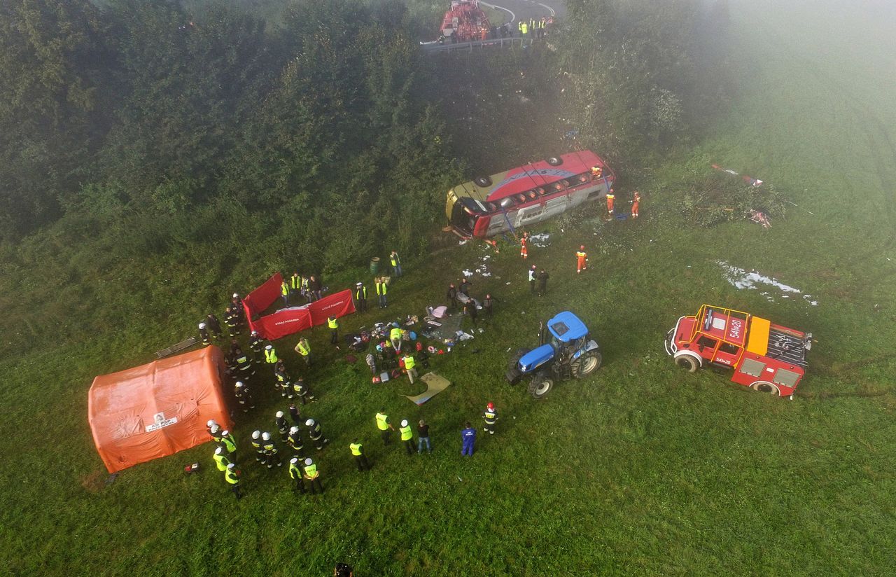 Wypadek w Leszczawie Dolnej. Autokar mógł mieć niesprawne hamulce