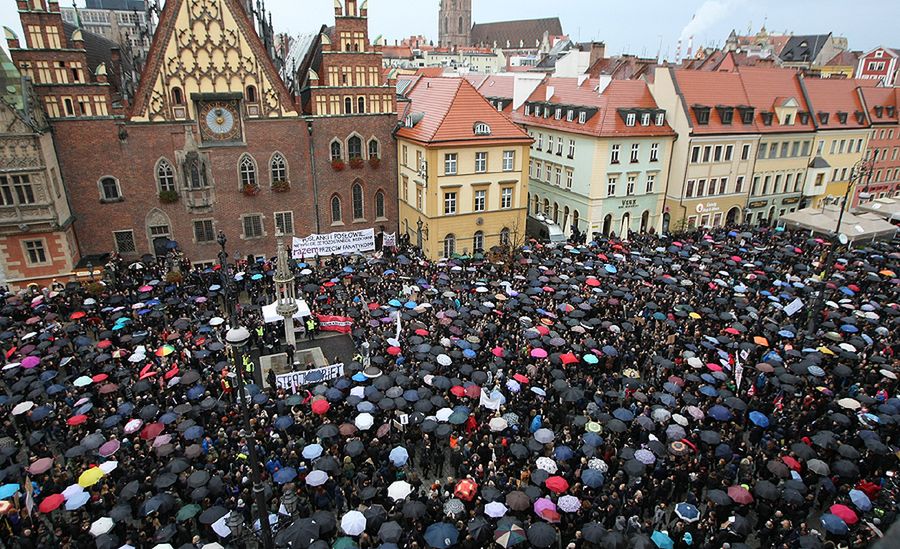 Sławomir Sierakowski: przy tym porodzie może zginąć PiS