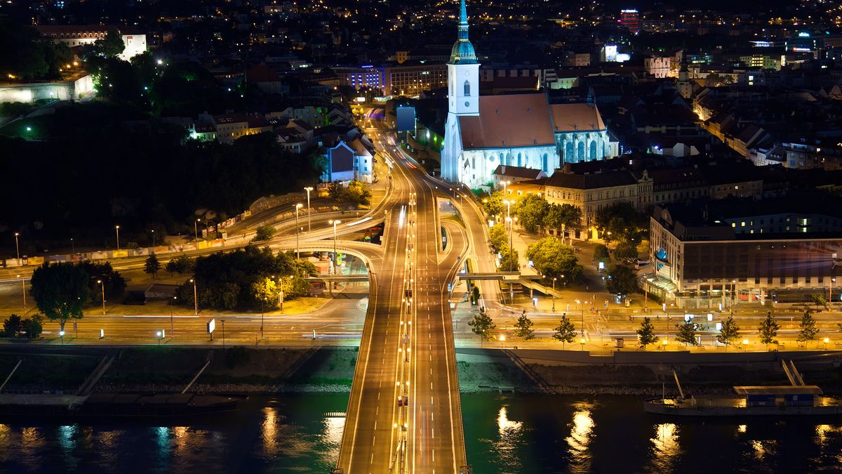 Z Bratysławą o siedzibę urzędu konkurowały trzy miasta