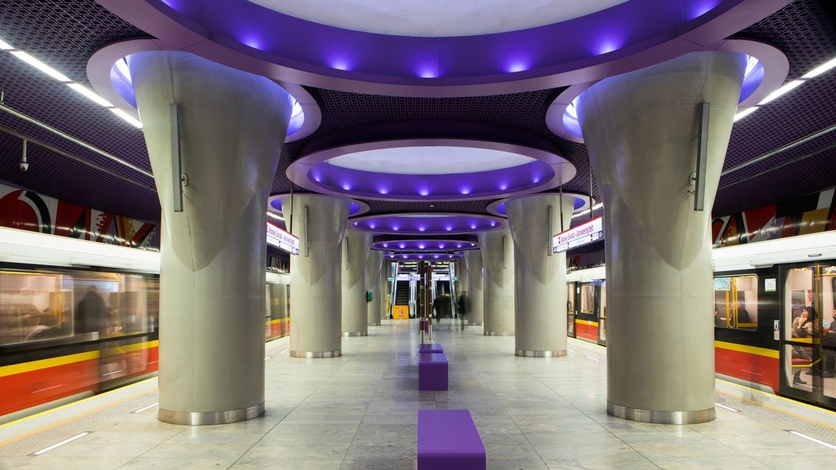 Warszawa. Ruszył przetarg na opracowanie III linii metra. Na zdj. Stacja Nowy Świat - Uniwersytet