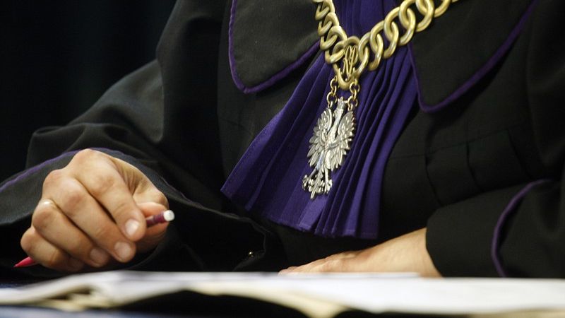 Sędzia zaklina się, że wziął pieniądze przez przypadek
