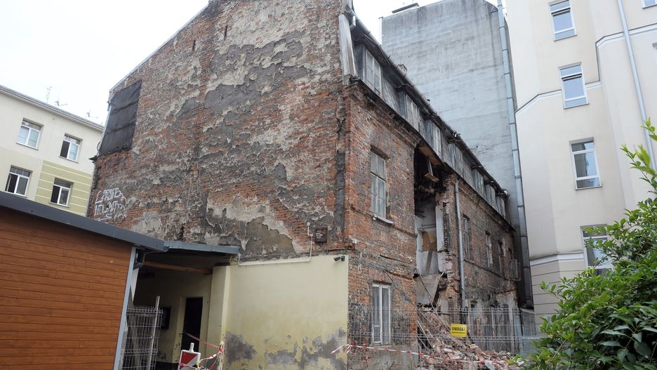 W czerwcu doszło do częściowego zawalenia się kamienicy na ul. Poznańskiej 21