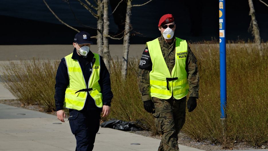 Koronawirus w Warszawie. Wielu zadaje sobie pytanie czy można biegać lub jeździć na rowerze?