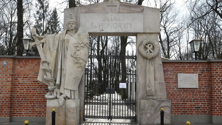 Warszawa. Większość cmentarzy w stolicy została zamknięta
