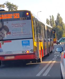Warszawa. Na podwójnej ciągłej, przez przejście dla pieszych. Tak jeżdżą kierowcy autobusów