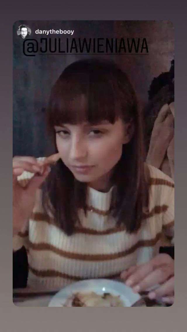 Julia Wieniawa z grzywką