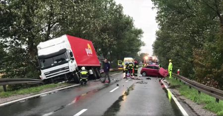 Zawada. Śmiertelny wypadek na drodze krajowej nr 45. Trasa zablokowana