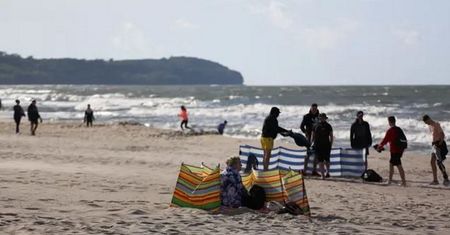 Polacy gwałtownie ruszyli po zagraniczne wakacje, bo pogoda w Polsce nie rozpieszcza