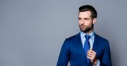 Klasyka nie musi być czarna. Granatowe garnitury na wieczór i do pracy