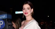 Anne Hathaway olśniła fotoreporterów. Wszyscy patrzyli na jej pokaźny brzuszek