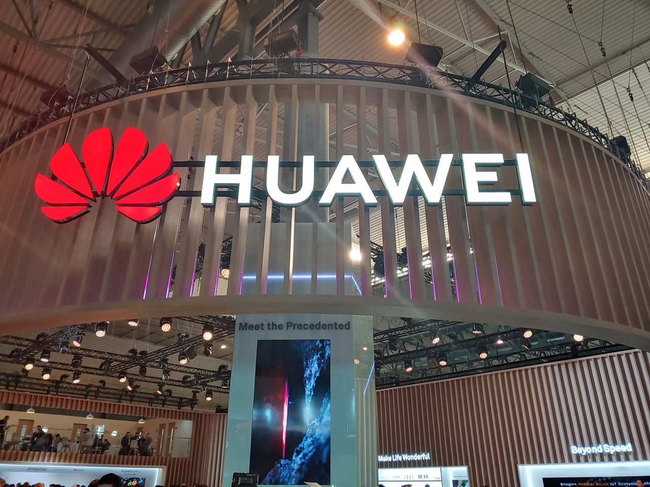 Huawei. CEO: "nie ma ryzyka, że wstrzymamy produkcję choćby na jeden dzień"