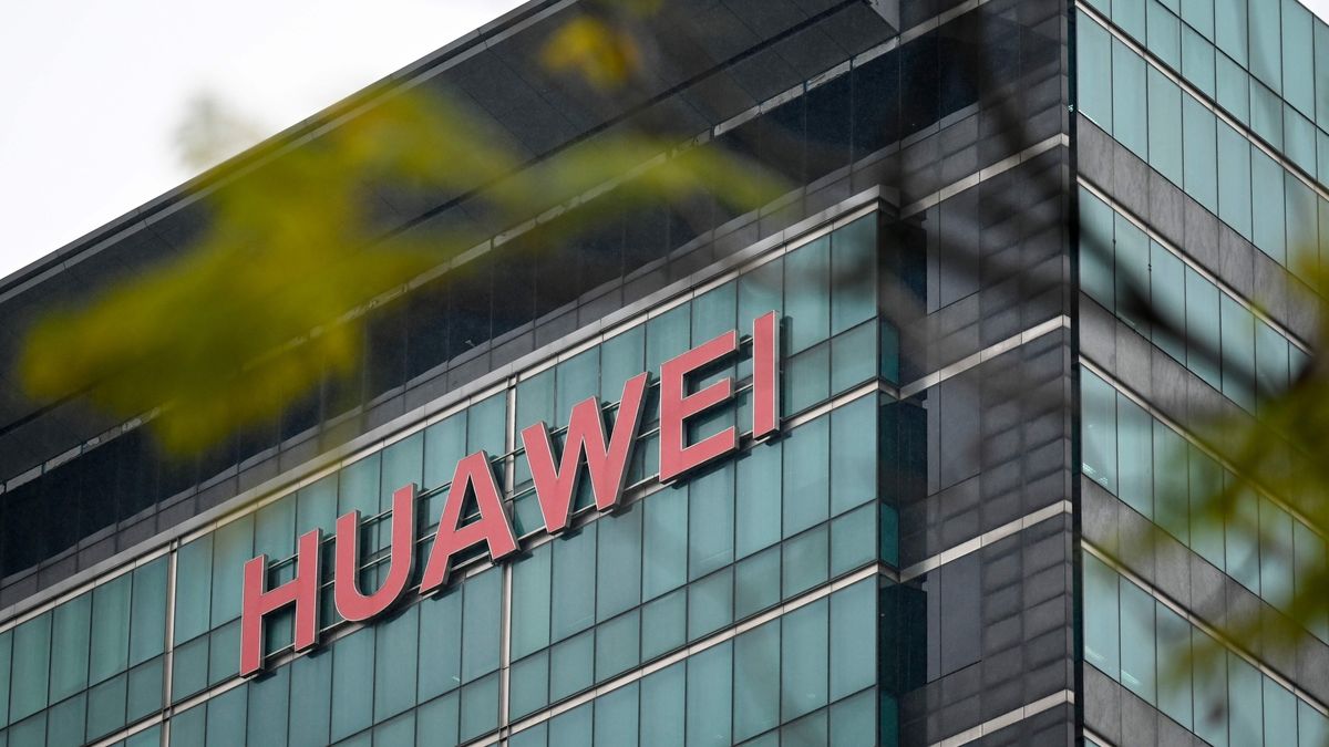 Afera Huawei. Chińska firma pozwała Stany Zjednoczone za zakaz używania swojego sprzętu