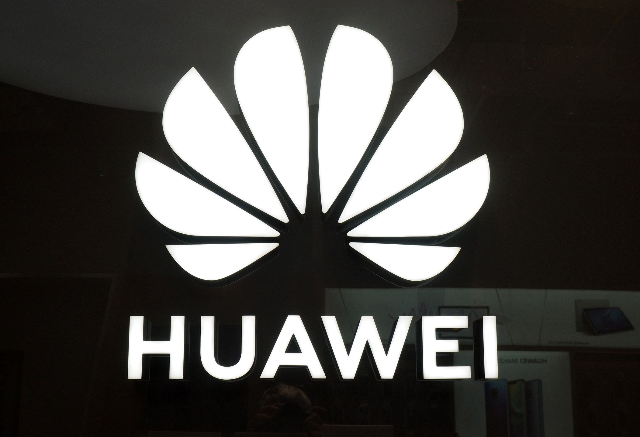Na Huawei spadają kolejne oskarżenia
