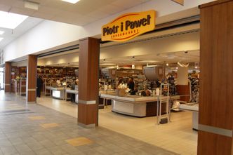 Sieć handlowa Piotr i Paweł zamknie kolejne swoje placówki. Została podana lista zamykanych sklepów. "Nie osiągają zakładanych wyników"