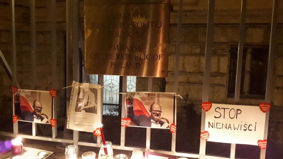 Polacy w Budapeszcie upamiętnili Pawła Adamowicza
