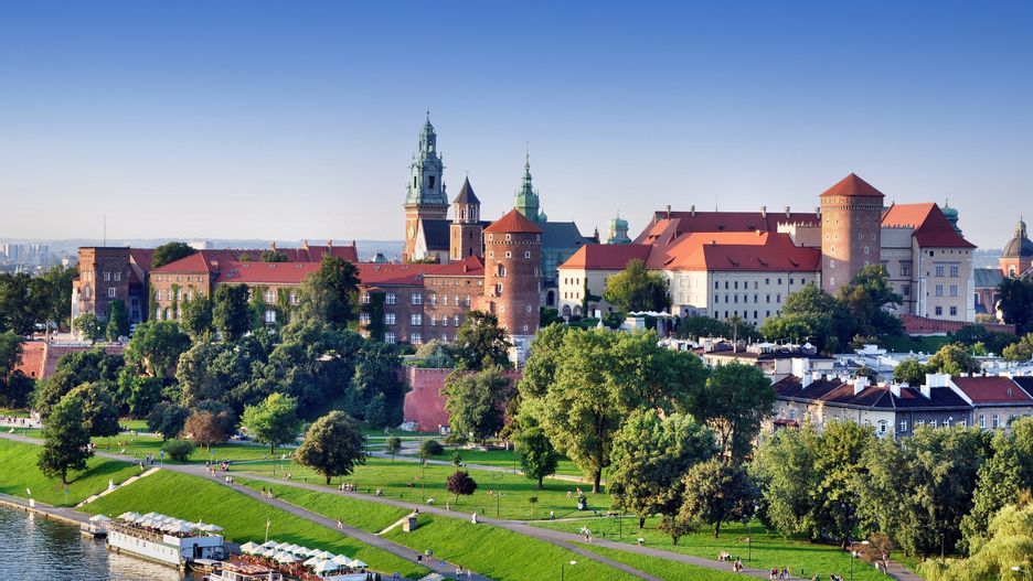 Komnaty Królewskie będzie mogło zwiedzić dziennie 2,1 tys. osób (do tej pory 1,9 tys.), Prywatne Apartamenty Królewskie 1 tys. (wzrost o 580), a Skarbiec Koronny i Zbrojownię 1,25 tys. (wzrost o 200).