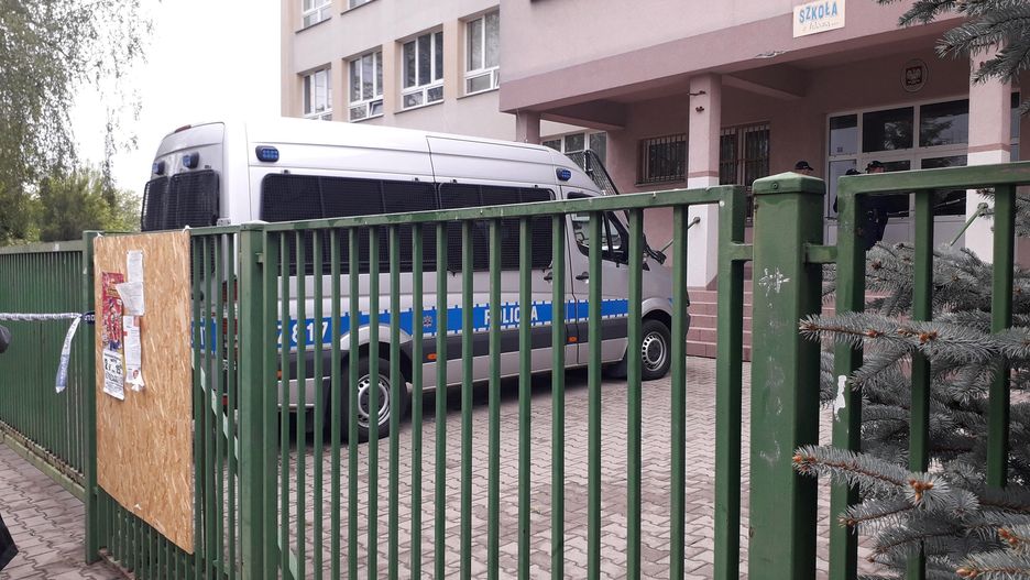 Warszawa Wawer. Tragedia rozegrała się na korytarzu szkoły podstawowej nr 195