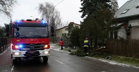 Olbrzymie awarie w dostawie energii elektrycznej. Problemy w ponad 3,8 tys. miejscowości