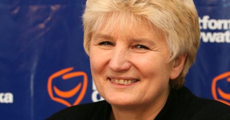 Była posłanka PO Bożena Sławiak wyjechała na saksy. Sprząta, gotuje i opiekuje się starszą Niemką