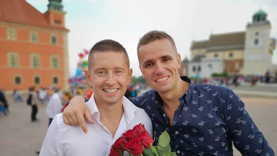 Jakub i Dawid z nową akcją społeczną. Oświadczyli się sobie 100 razy. To trzeba zobaczyć!