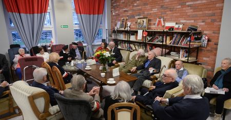 Fundacja apeluje: chrońmy życie Powstańców Warszawskich. Potrzebne pilne działanie