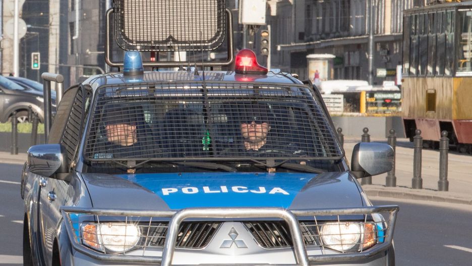 Koronawirus w Polsce. Warszawa. Policja apeluje o pozostanie w domach.